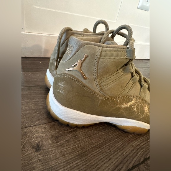 Nike Air Jordan 11 Shoes Womens Size 8 Green Basketball Sneakers AR0715-200 - Picture 4 of 16